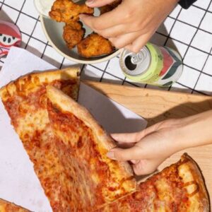 How to Host a Fun and  Delicious Pizza Party